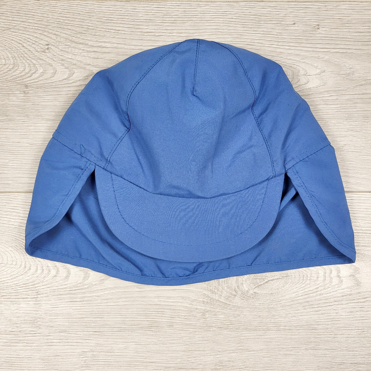 Joe blue brimmed hat with neck protection. Size 4/5T