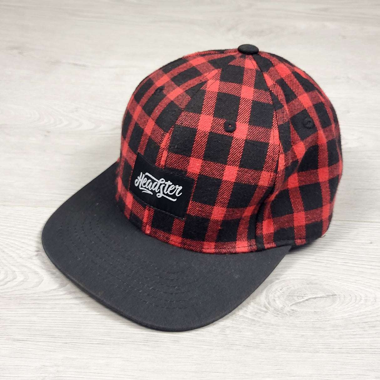 Headster plaid snapback cap. Size 52 cm