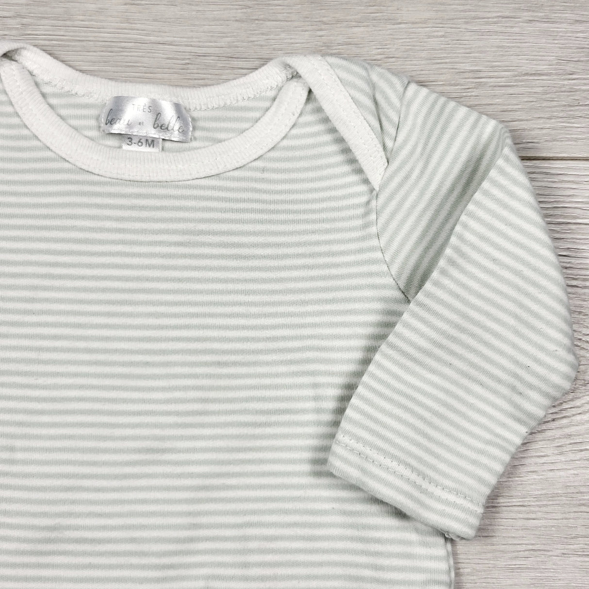 Tres Beau et Belle sage green striped bodysuit. Size 3-6 months