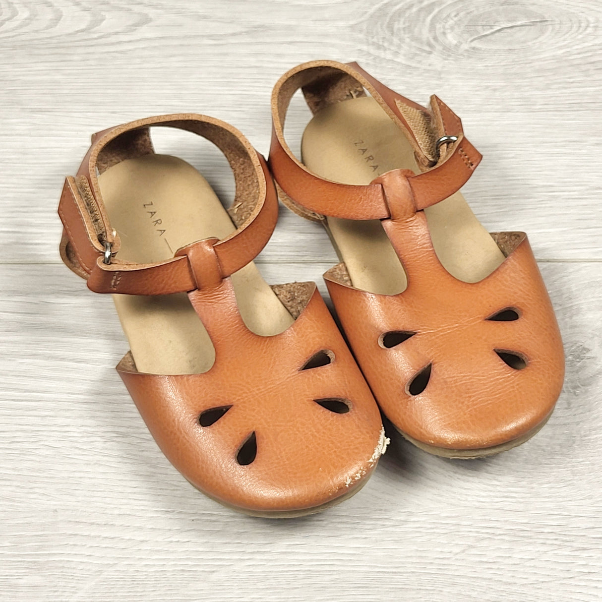 Zara tan t-bar leather sandals. Size 7 - AS IS