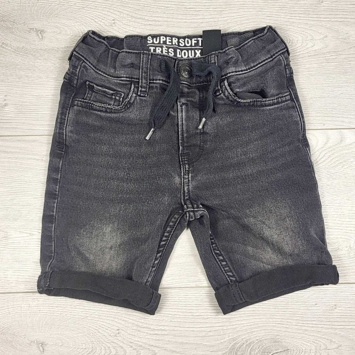 &Denim black distressed denim shorts. Size 4/5T