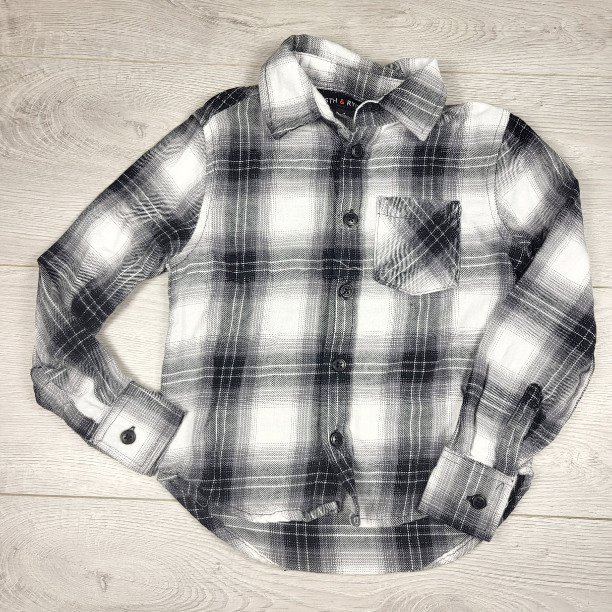 5th and Ryder plaid button down flannel shirt. Size 4T