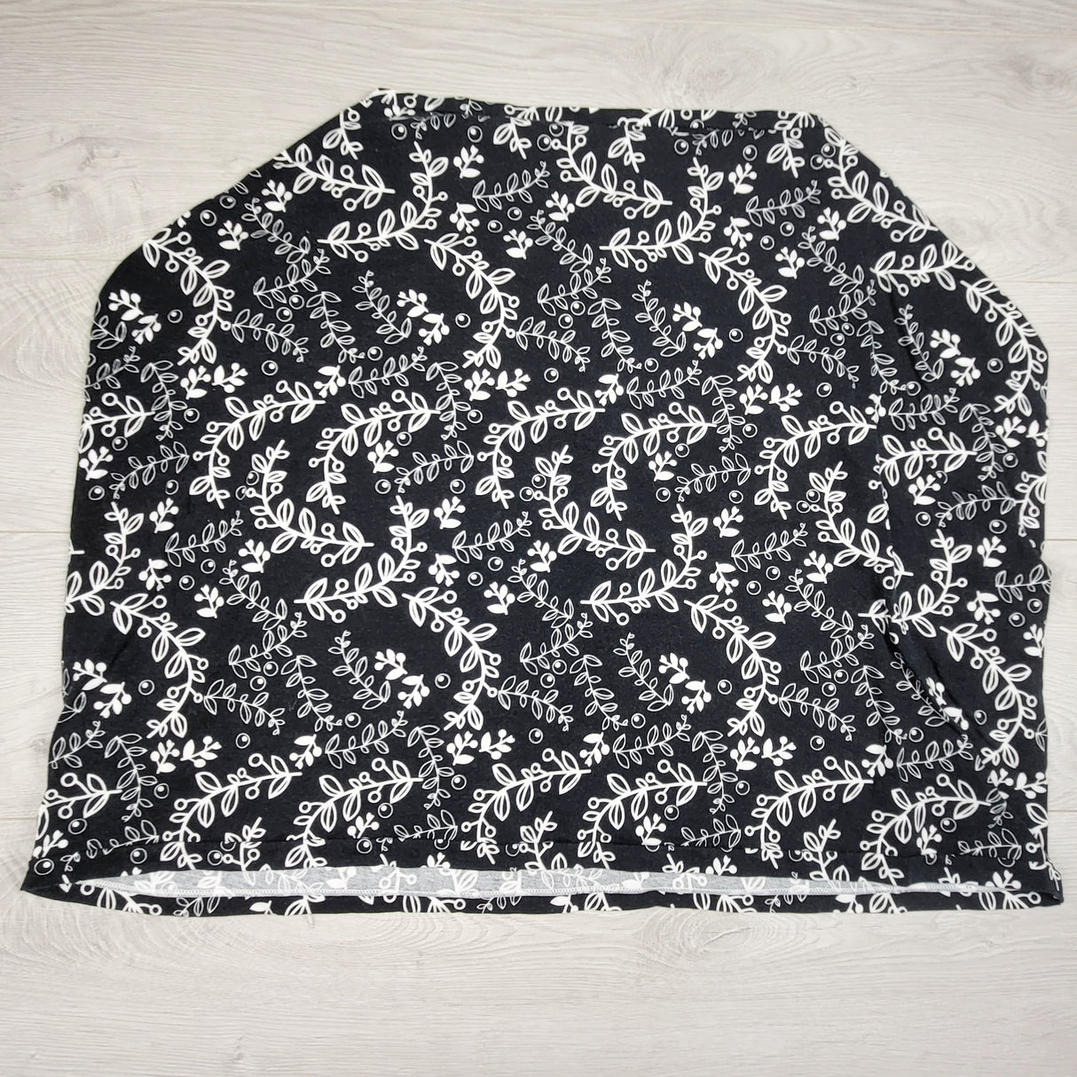Black leaf printed stretchy multi-use cover