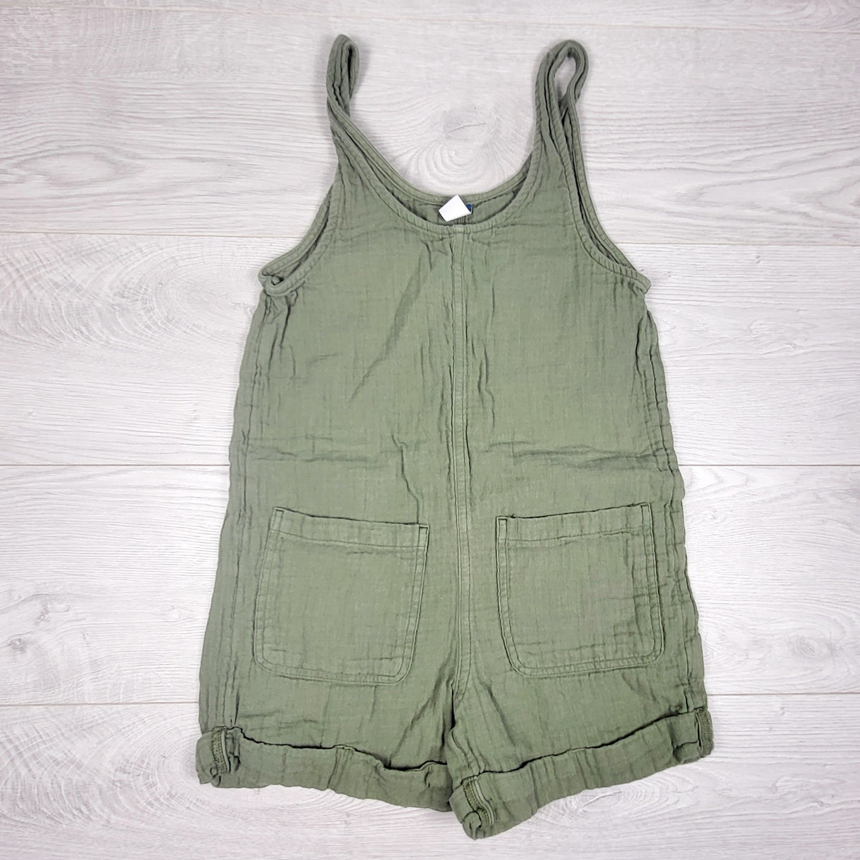 Old Navy green muslin romper. Size 8