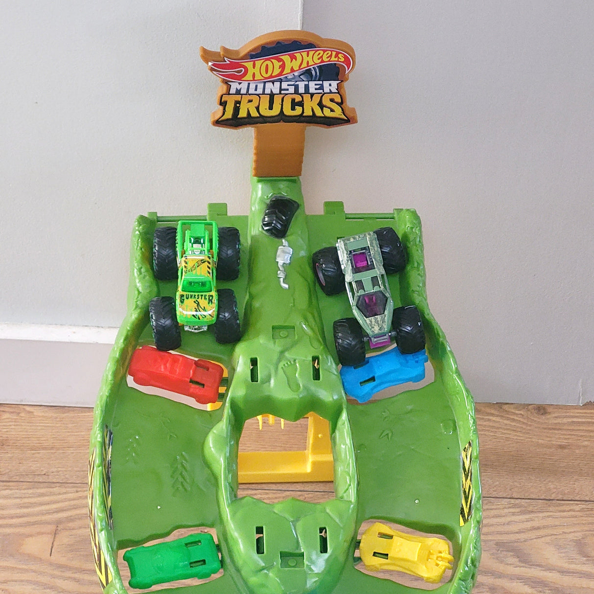 Hot Wheels Monster Trucks Wreckin' Raceway Playset (sorry, no shipping)