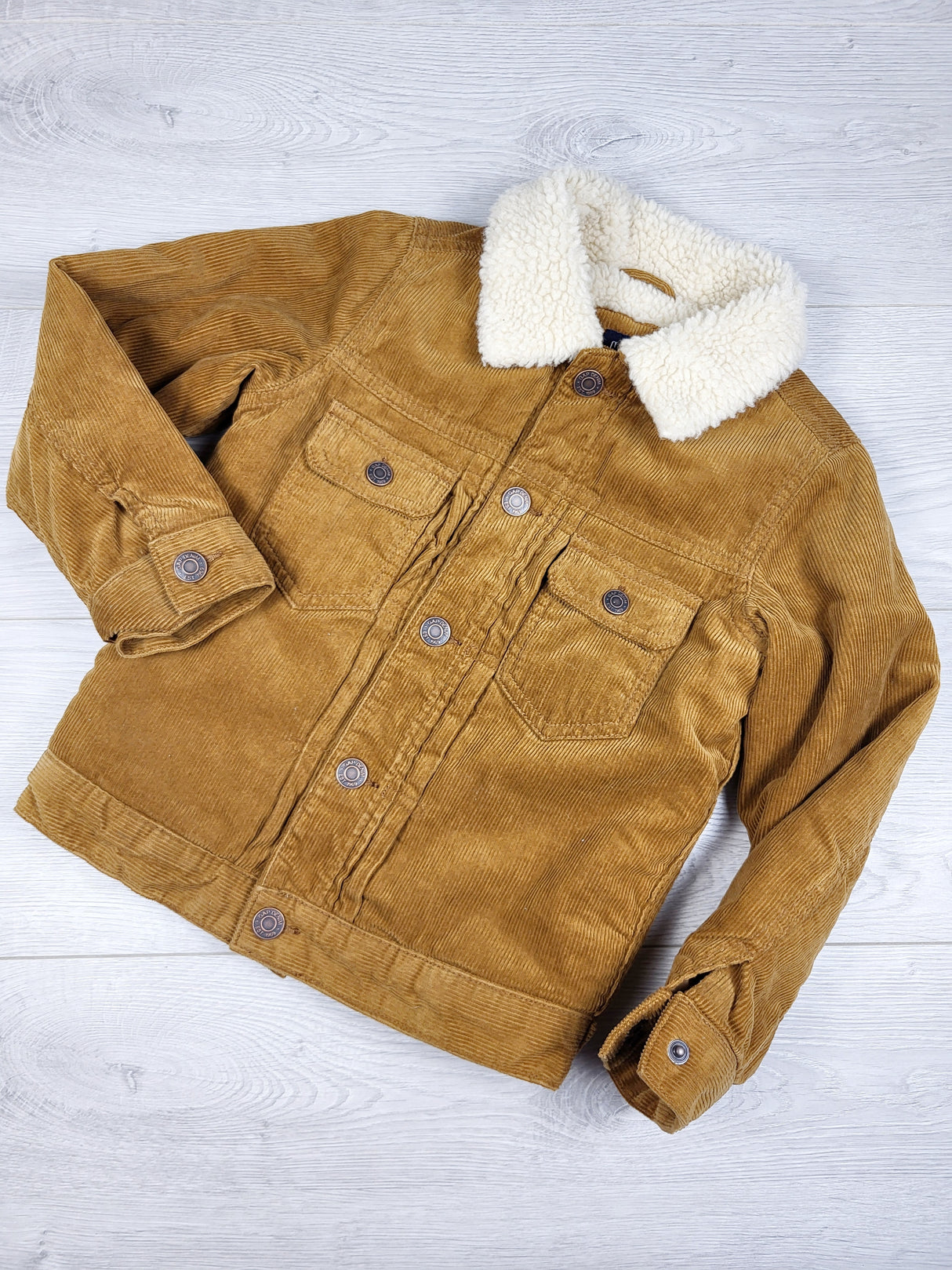 Gap sherpa lined corduroy jacket. Size 5T
