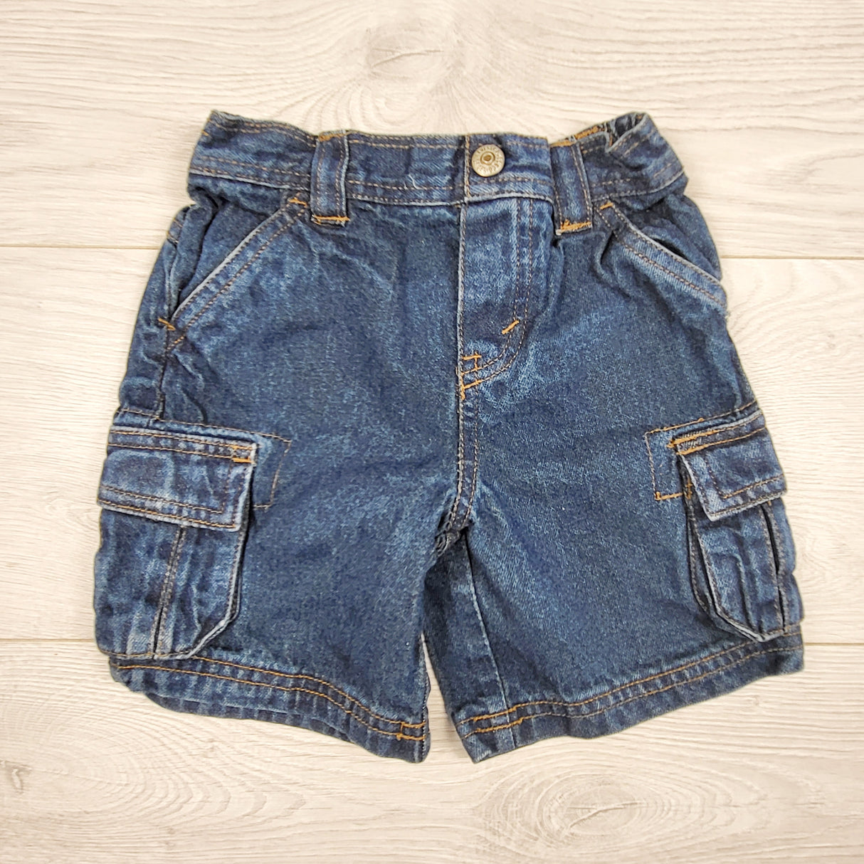 Levi's denim cargo shorts. Size 18 months