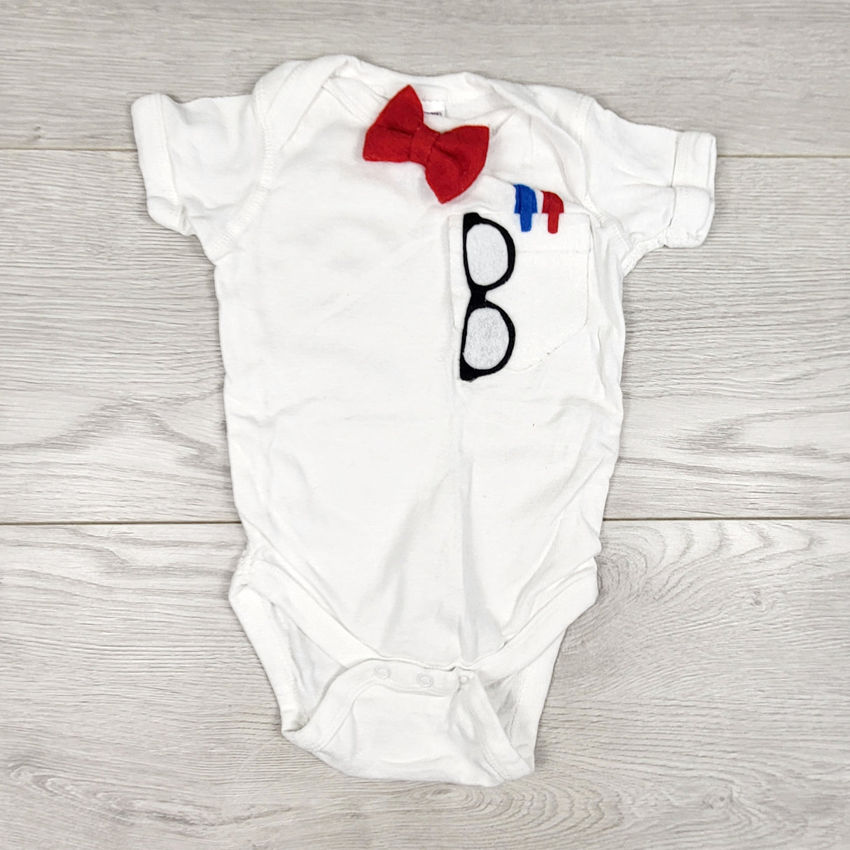Custom bodysuit with felt appliqué. Size 6 months