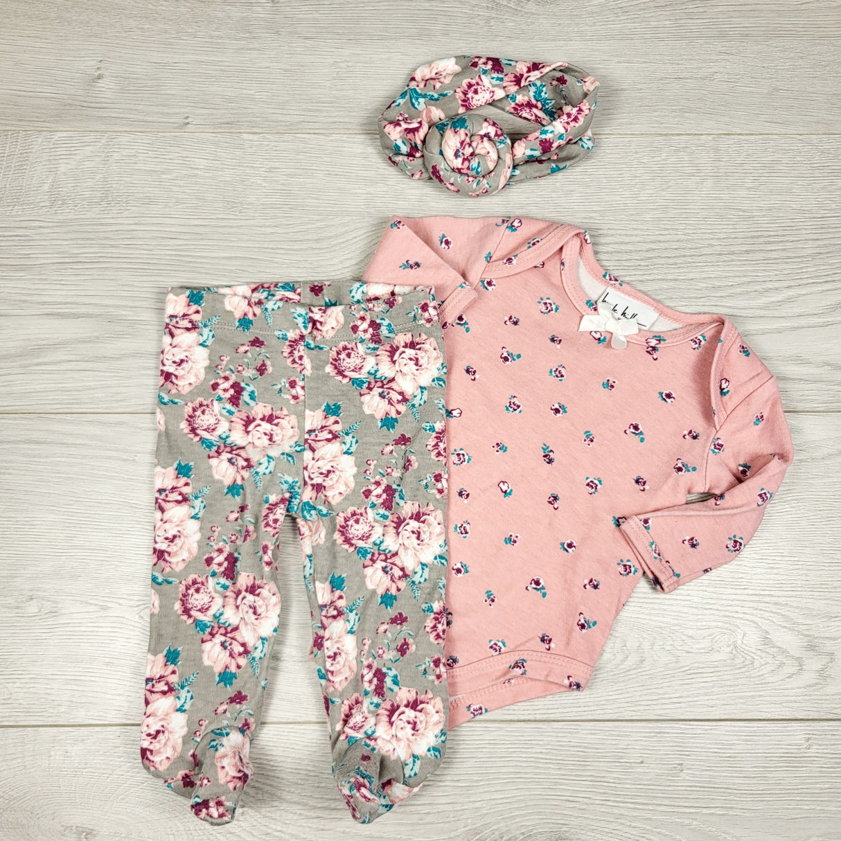 Nicole Miller pink and grey 3pc floral print set. Size 0-3 months