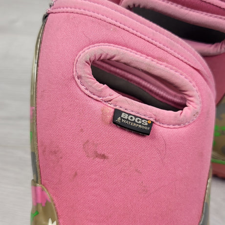 Bogs rain boots with jungle animals. Size 8 (sorry, no shipping)