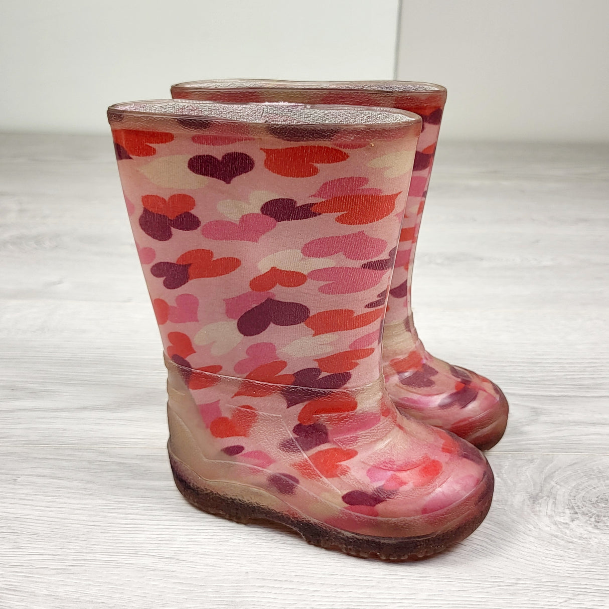 Pink rain boots with hearts. Size 6