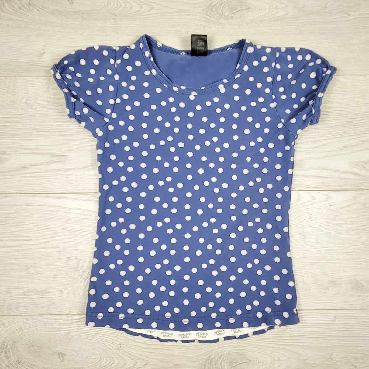 Peekaboo Beans blue polka dot t-shirt. Size 6