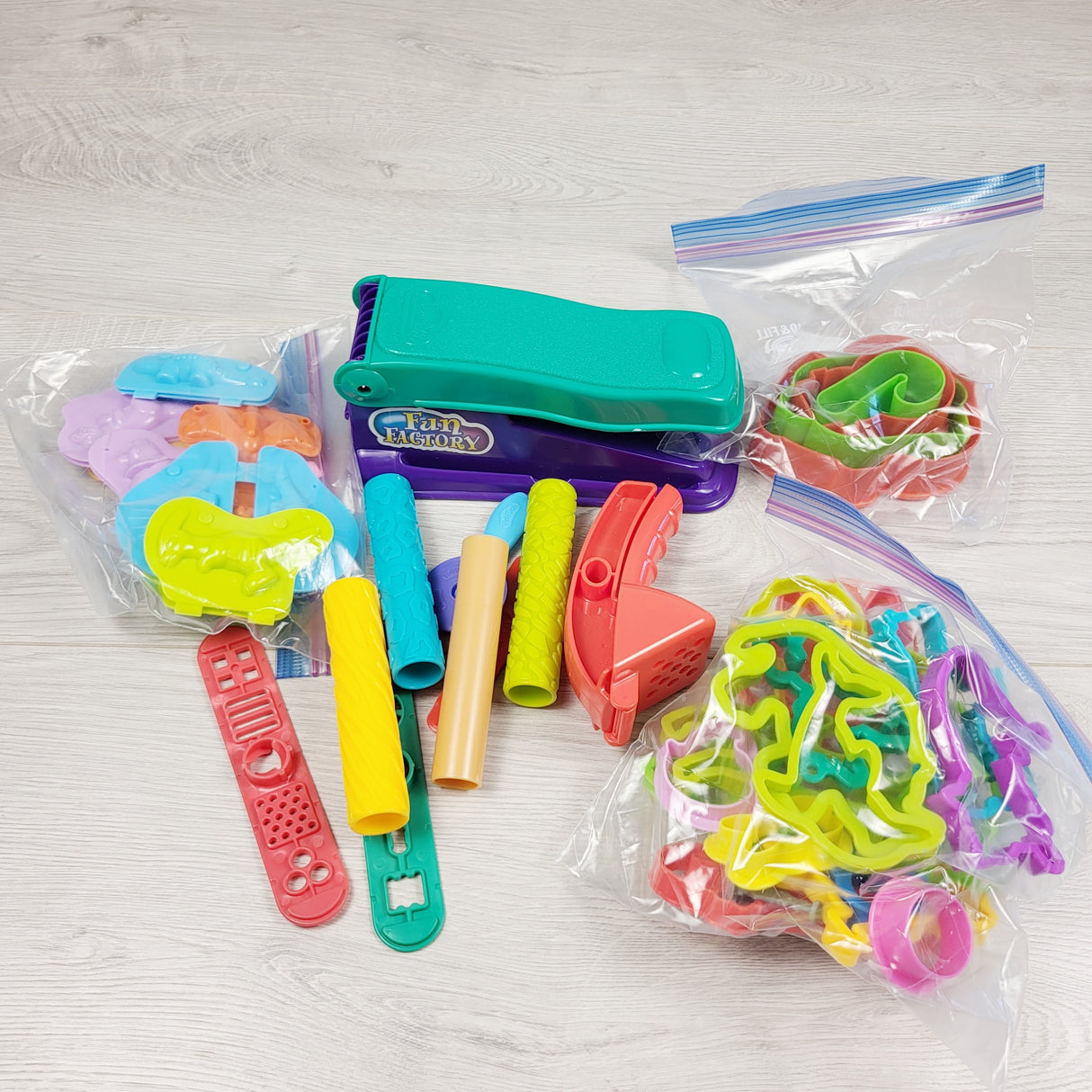 Play-Doh Fun Factory Super Set