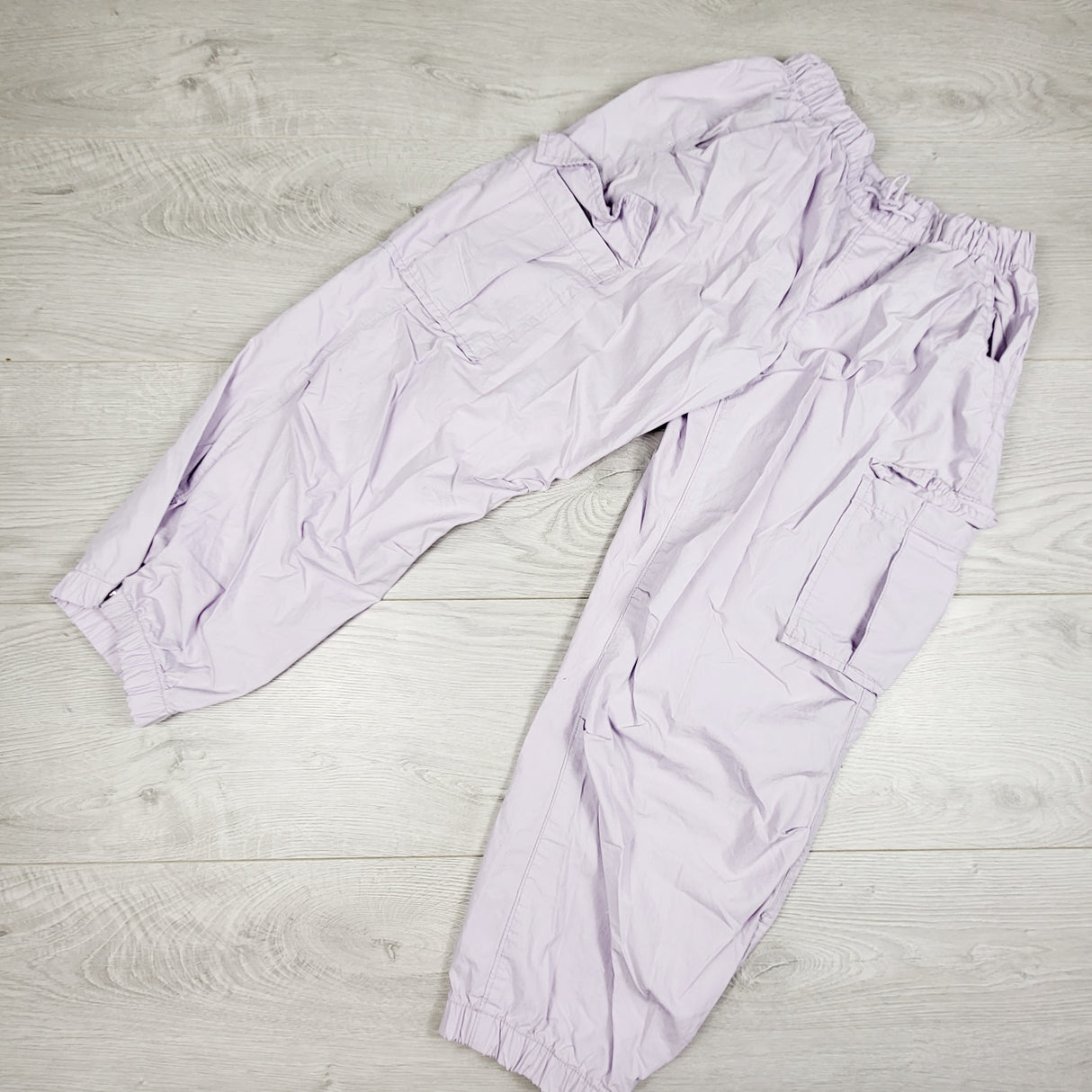 Gap light purple parachute pants. Size 8