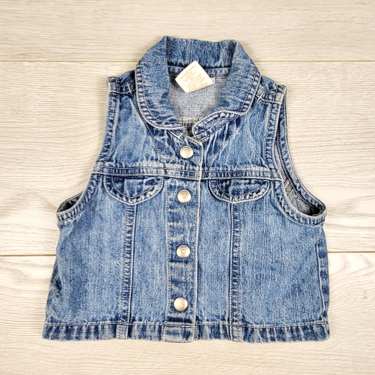 Gap denim snap button vest. Size 3-12 months