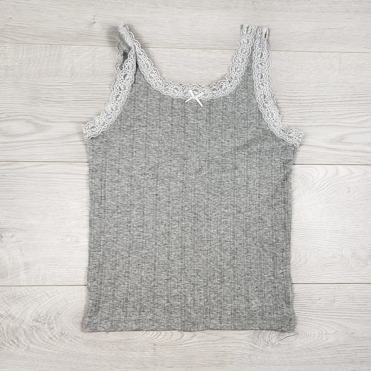 Gap grey knit cami style top. Size XL