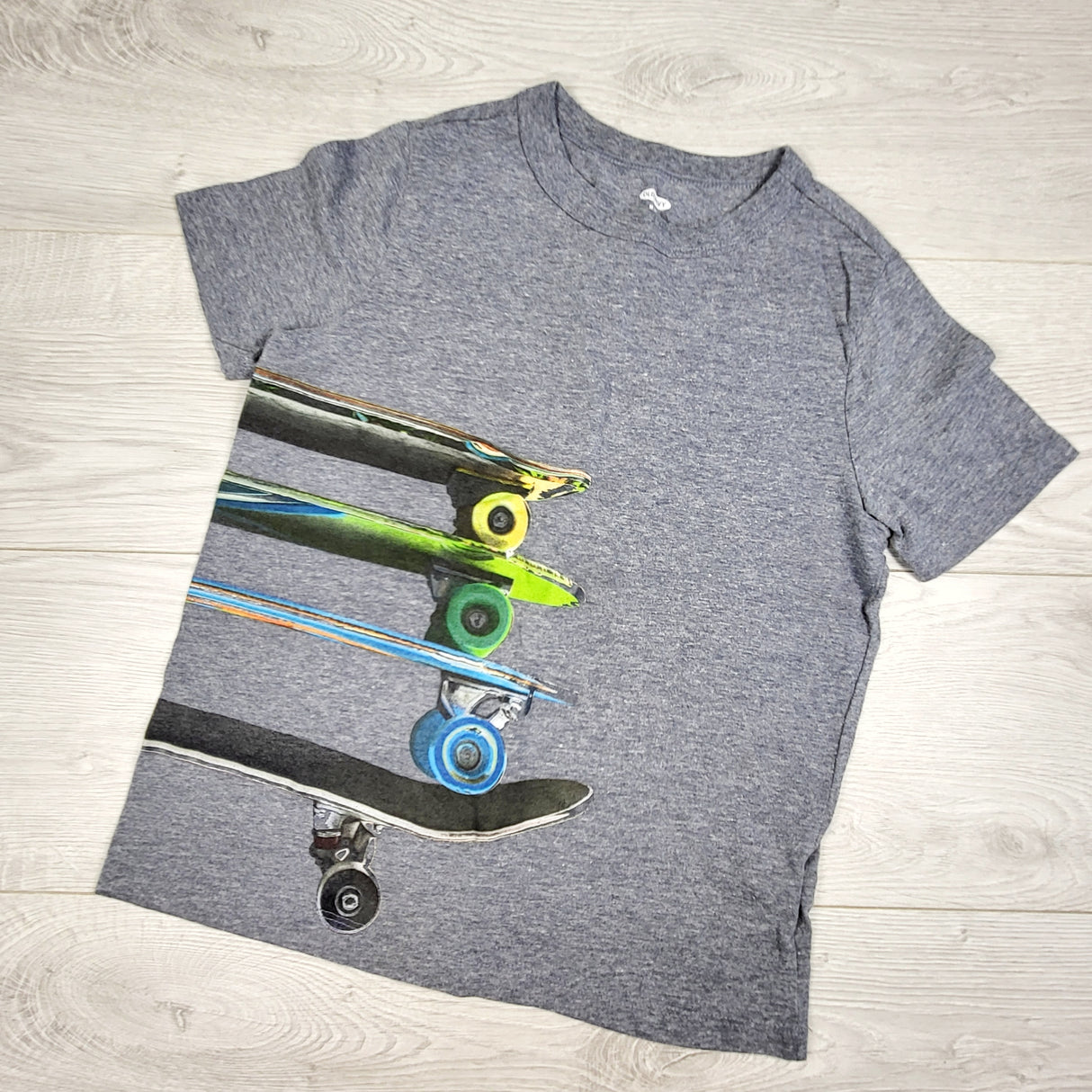 Old Navy grey t-shirt with skateboards. Size 8