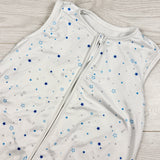 Totaha white lightweight sleep sack with blue stars. Size medium (6-15 months)