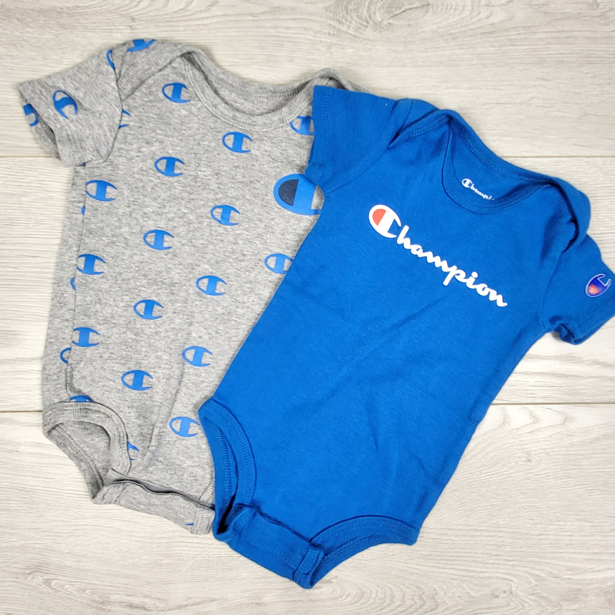 Champion 2pc bodysuit set. Size 0-6 months