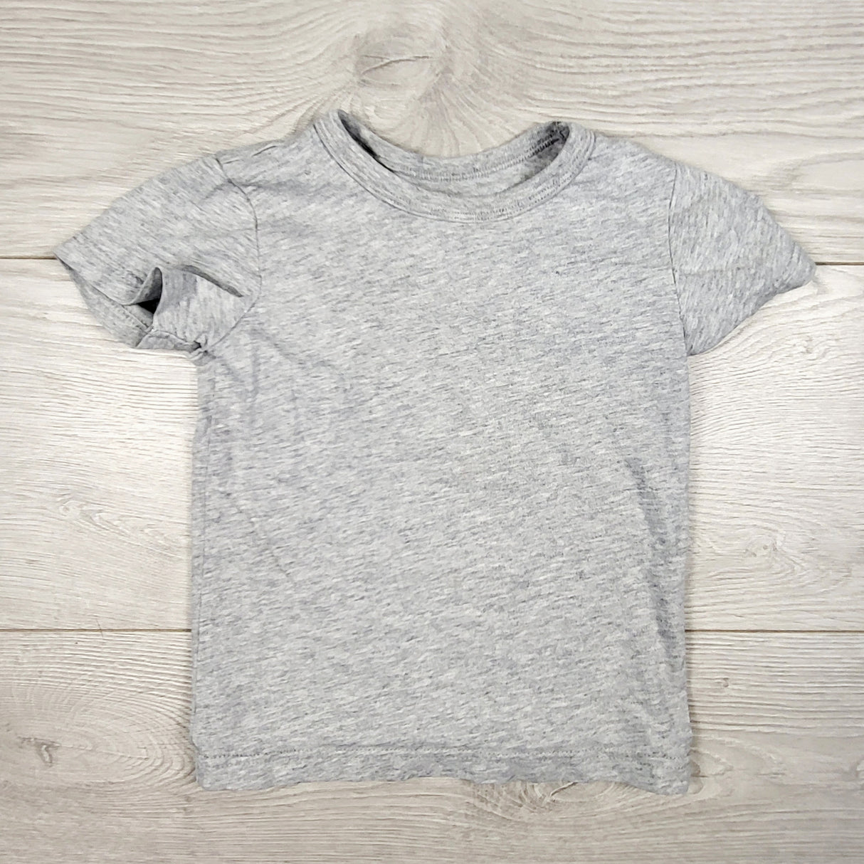 George grey t-shirt. Size 2/3T