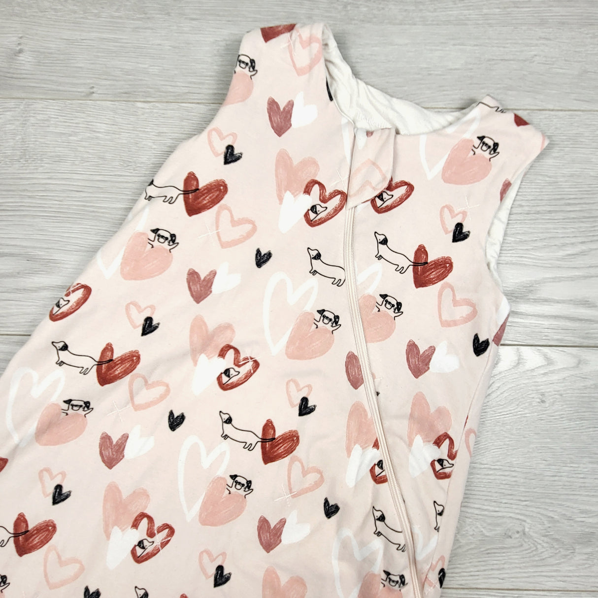 Loulou Lollipop pink sleep sack with hearts. Size 18-36 months