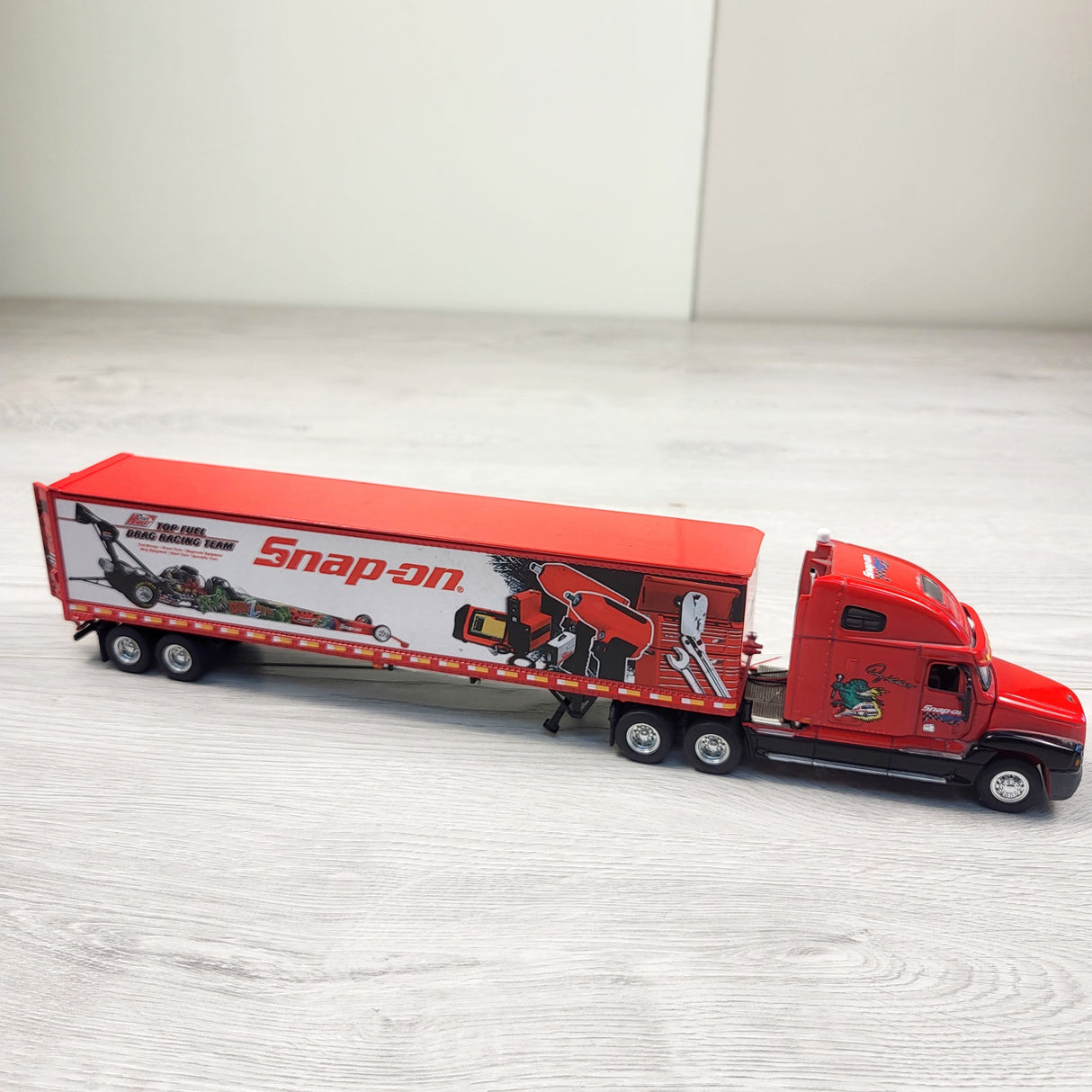 Snap-on Racing Dougzilla Freightliner Tractor Trailer 1:64 die cast tractor trailer truck (sorry, no shipping)