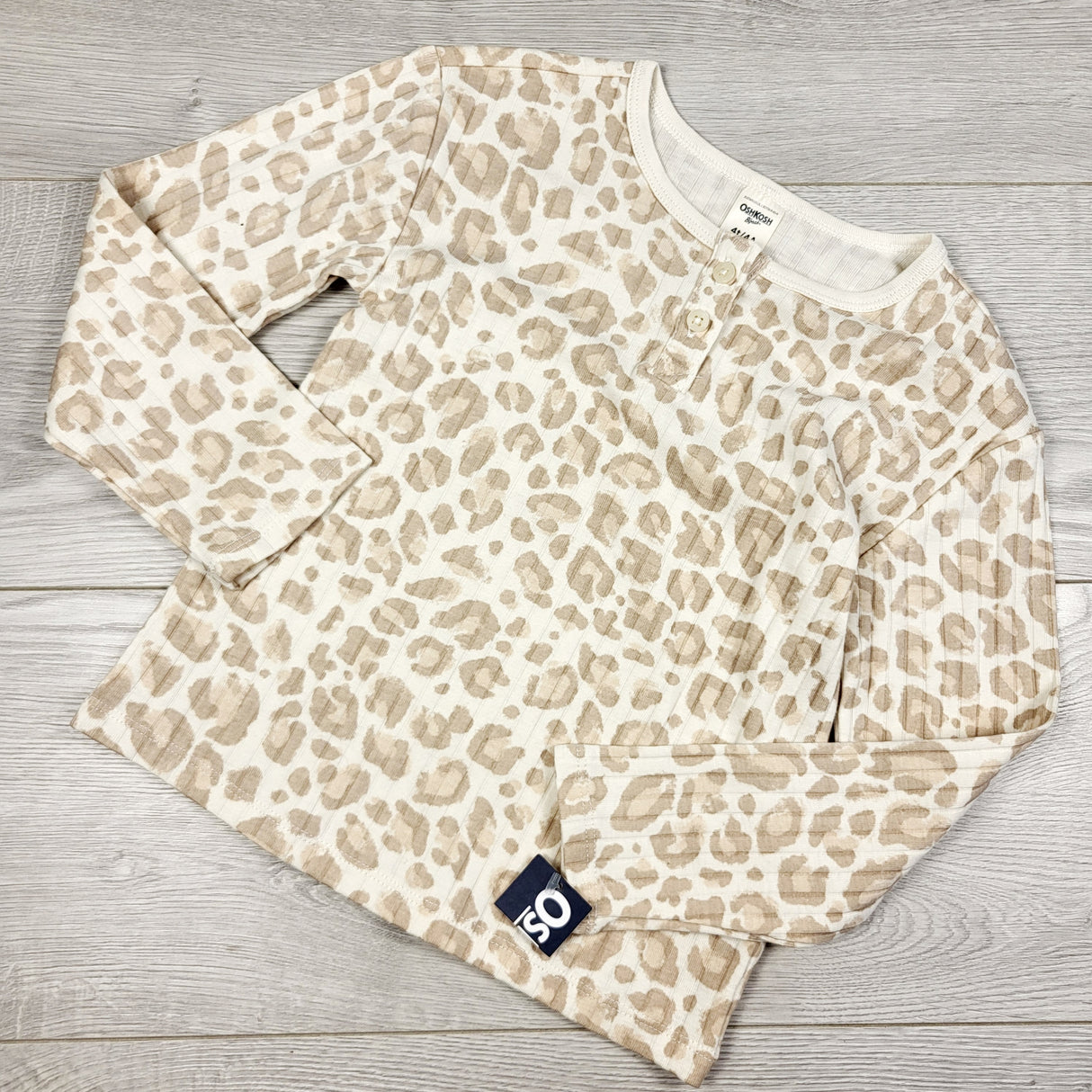 NEW - Oshkosh leopard print ribbed long sleeved top. Size 4T