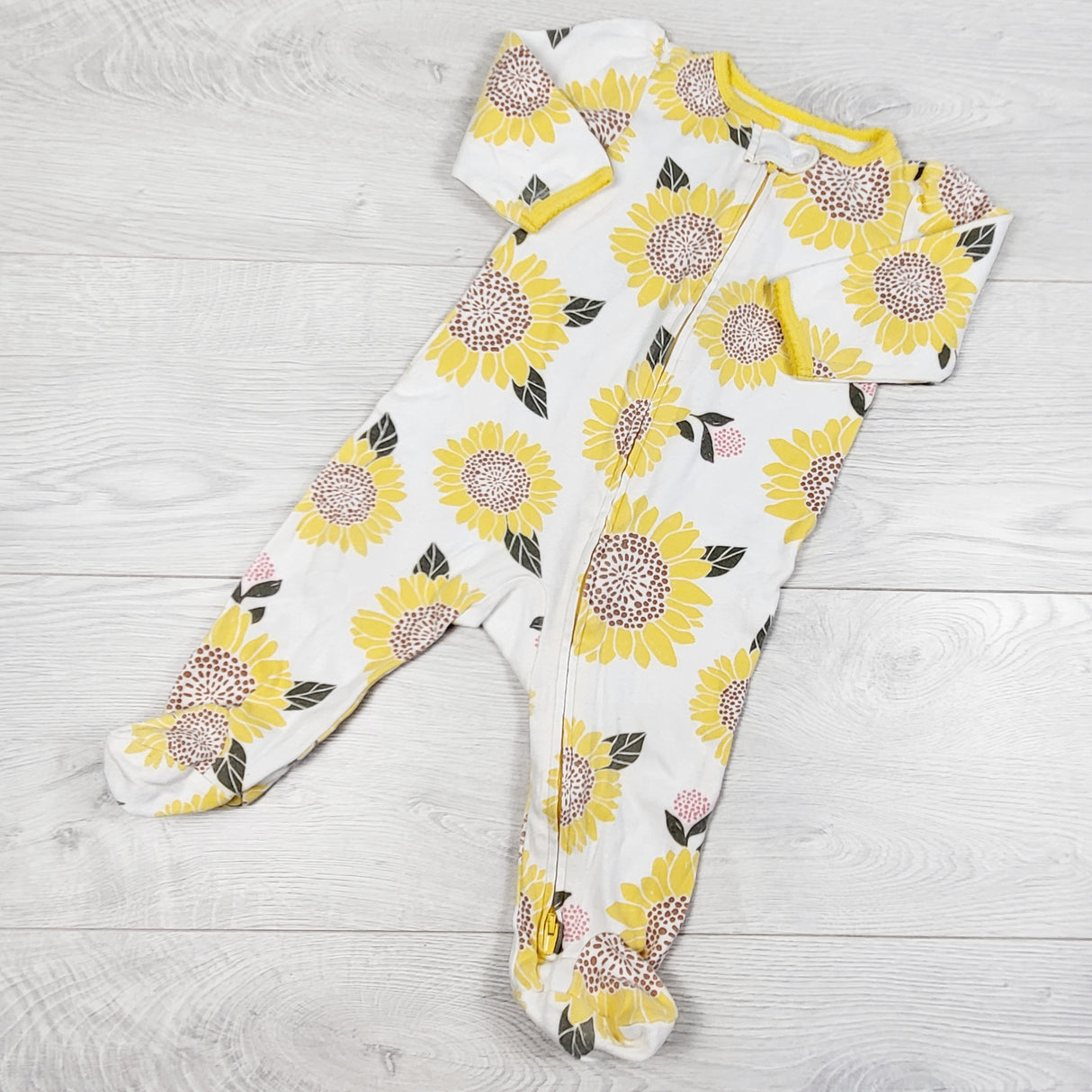 Carters sunflower zippered sleeper. Size 9 months
