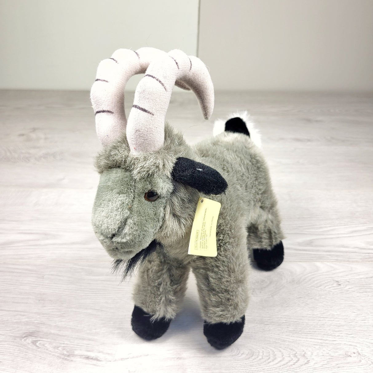 NEW - Vintage 1999 Plushland Mountain Goat plush