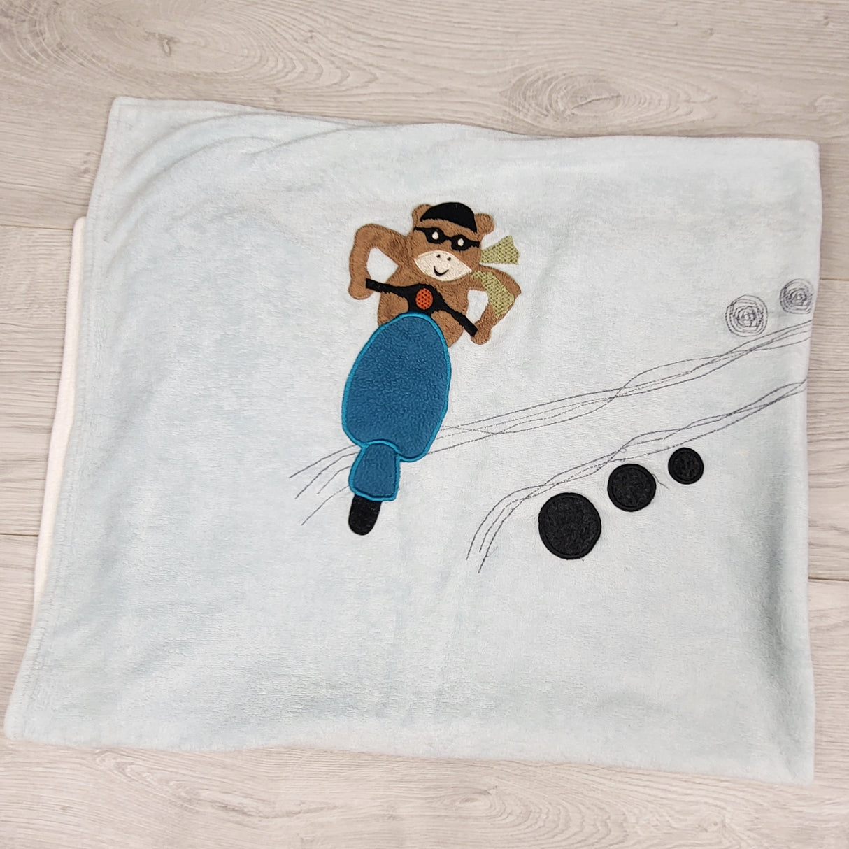 Lumiere Kids crib blanket