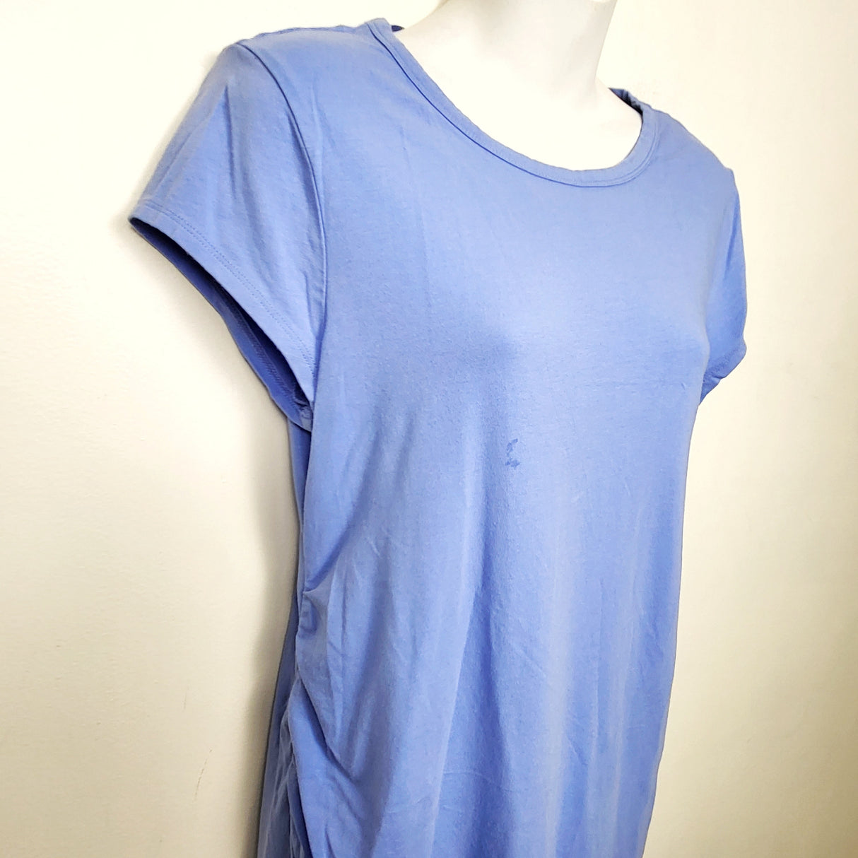 Paisley Sky blue maternity t-shirt dress with side ruching. Size large