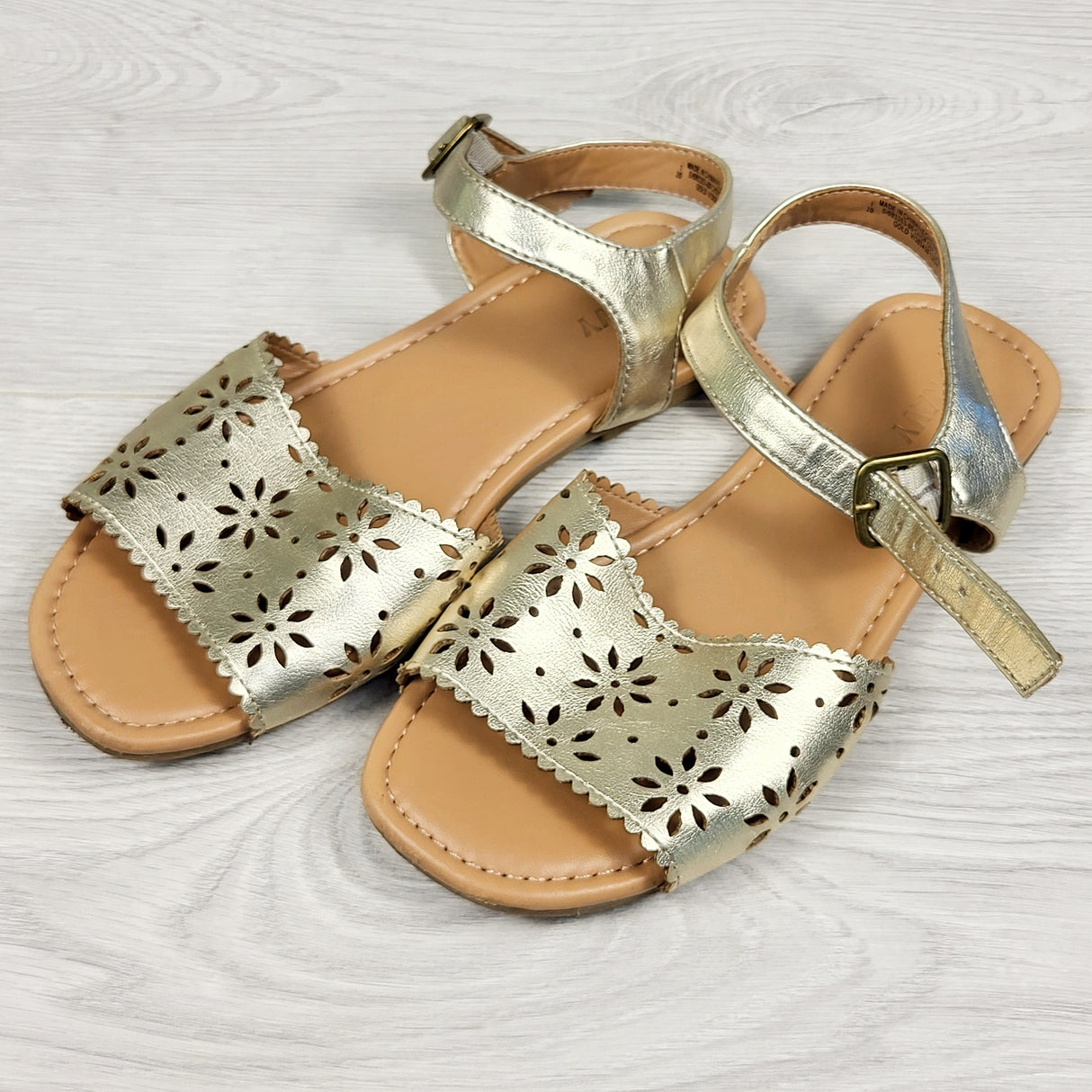 Old Navy gold sandals. Youth size 1