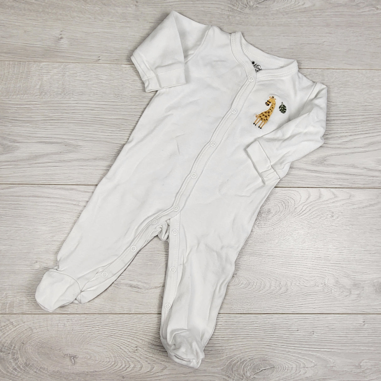 Minicoco white cotton seeper with giraffe. Size 3-6 months