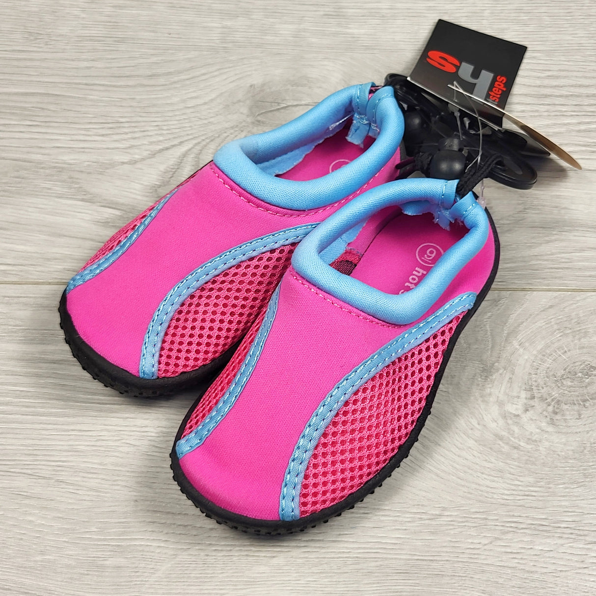 NEW - Hot Steps pink water / beach shoes. Size 9