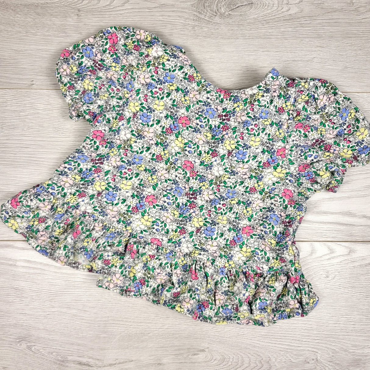 Old Navy floral print viscose top. Size 3T