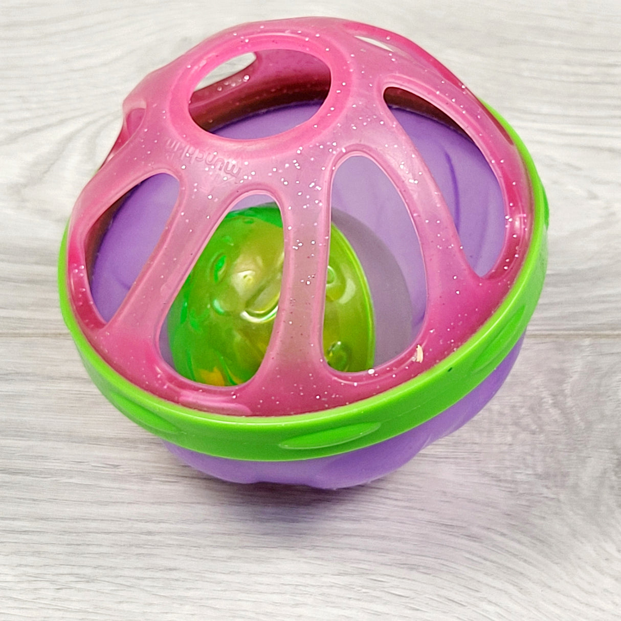 Munchkin Shake 'n Strain Baby Bath Ball