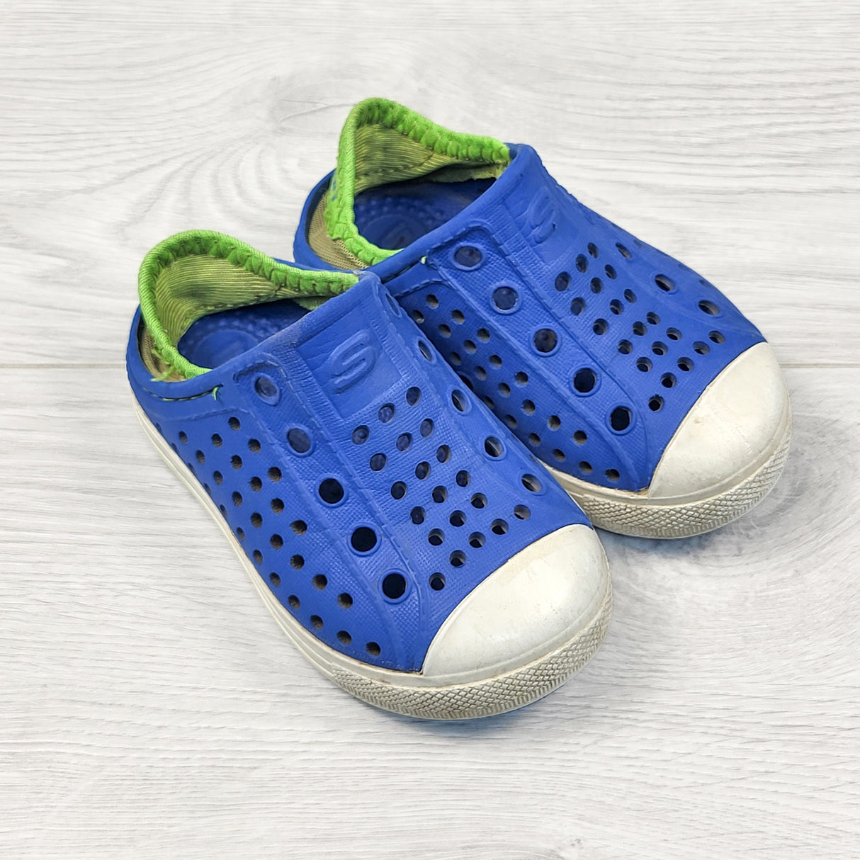 Skecher blue waterproof shoes. Size 5