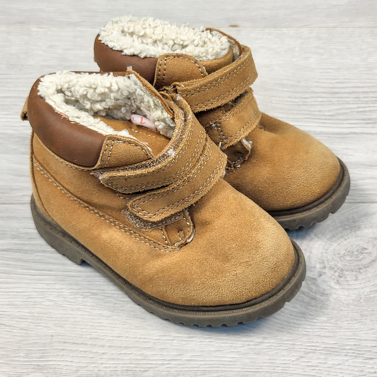 Joe Fresh tan faux suede sherpa lined boots. Size 7