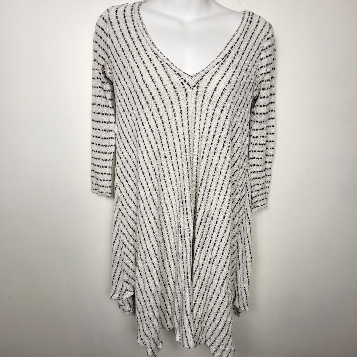 Jessica Simpson knit maternity top. Size Small