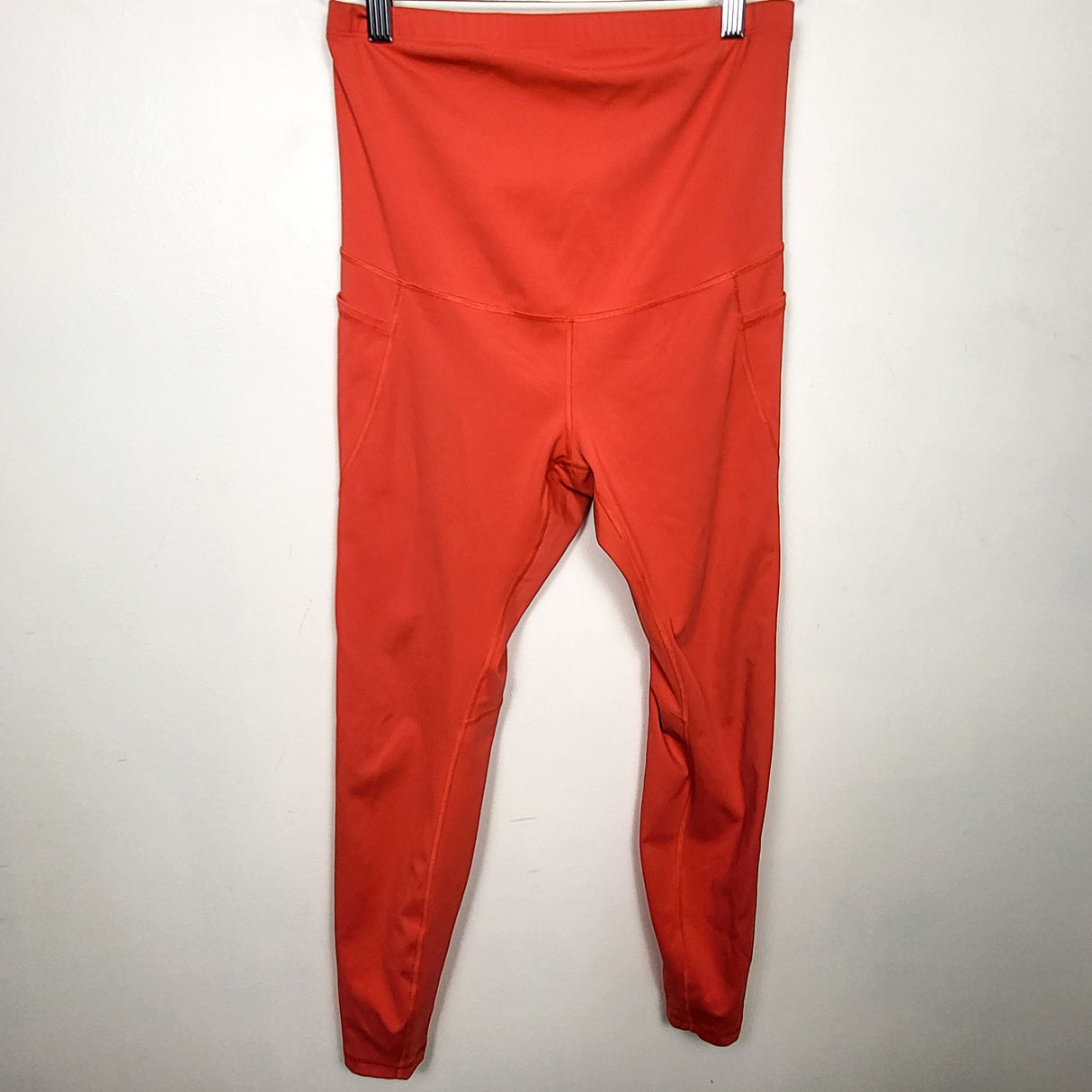 Old Navy orange power soft maternity leggings. Size medium