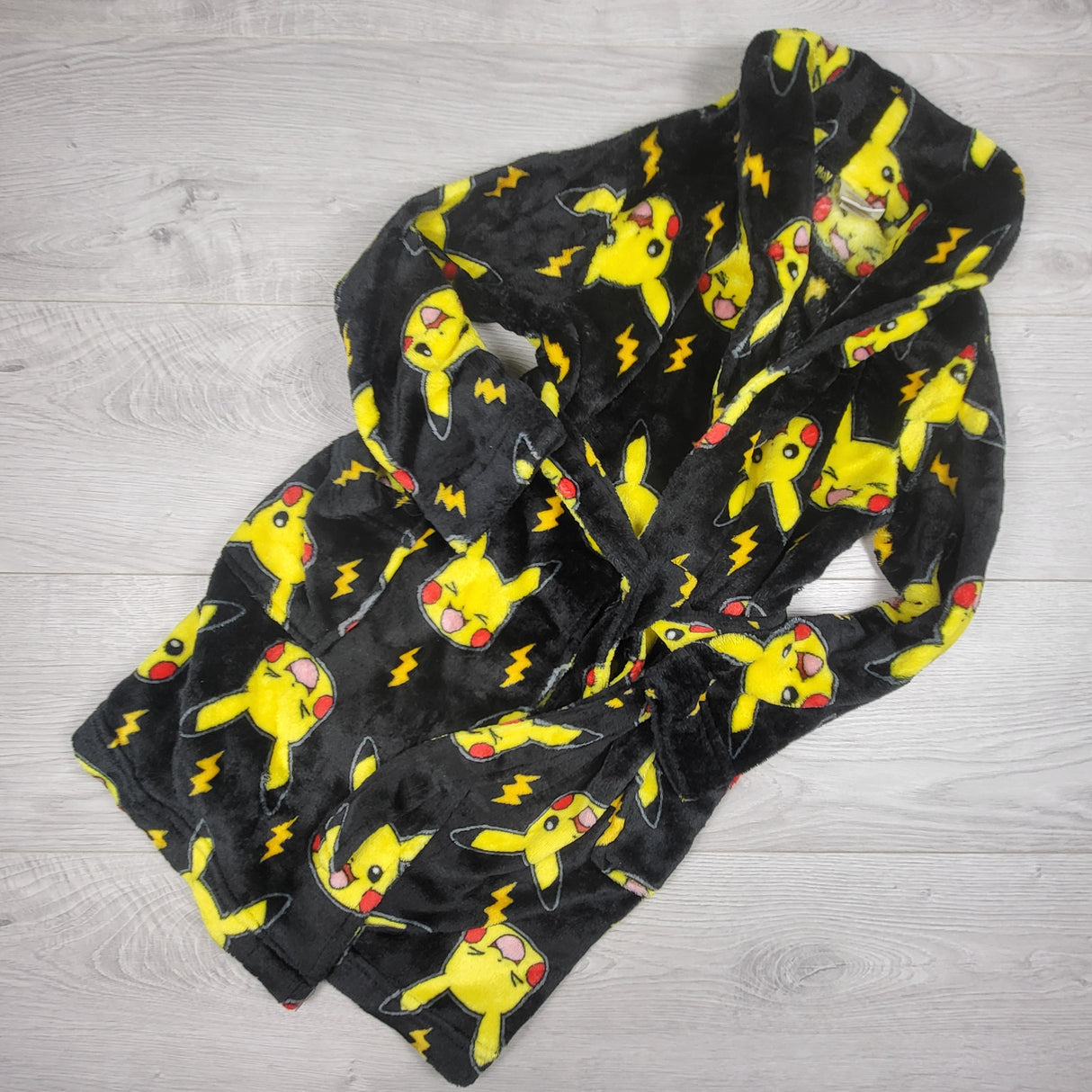 Pokemon plush Pikachu robe. Size 8