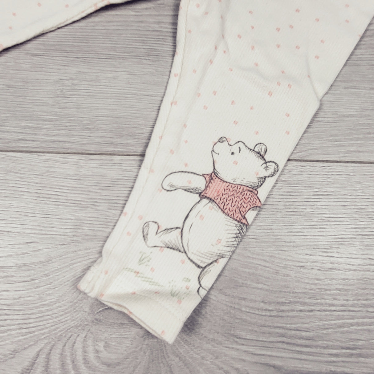 Disney Baby ribbed polka dot Winnie the Pooh leggings. Size 9-12 months