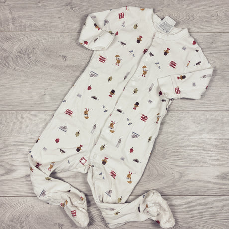 Uniqlo white cotton sleeper with London theme. Size 6-12 months