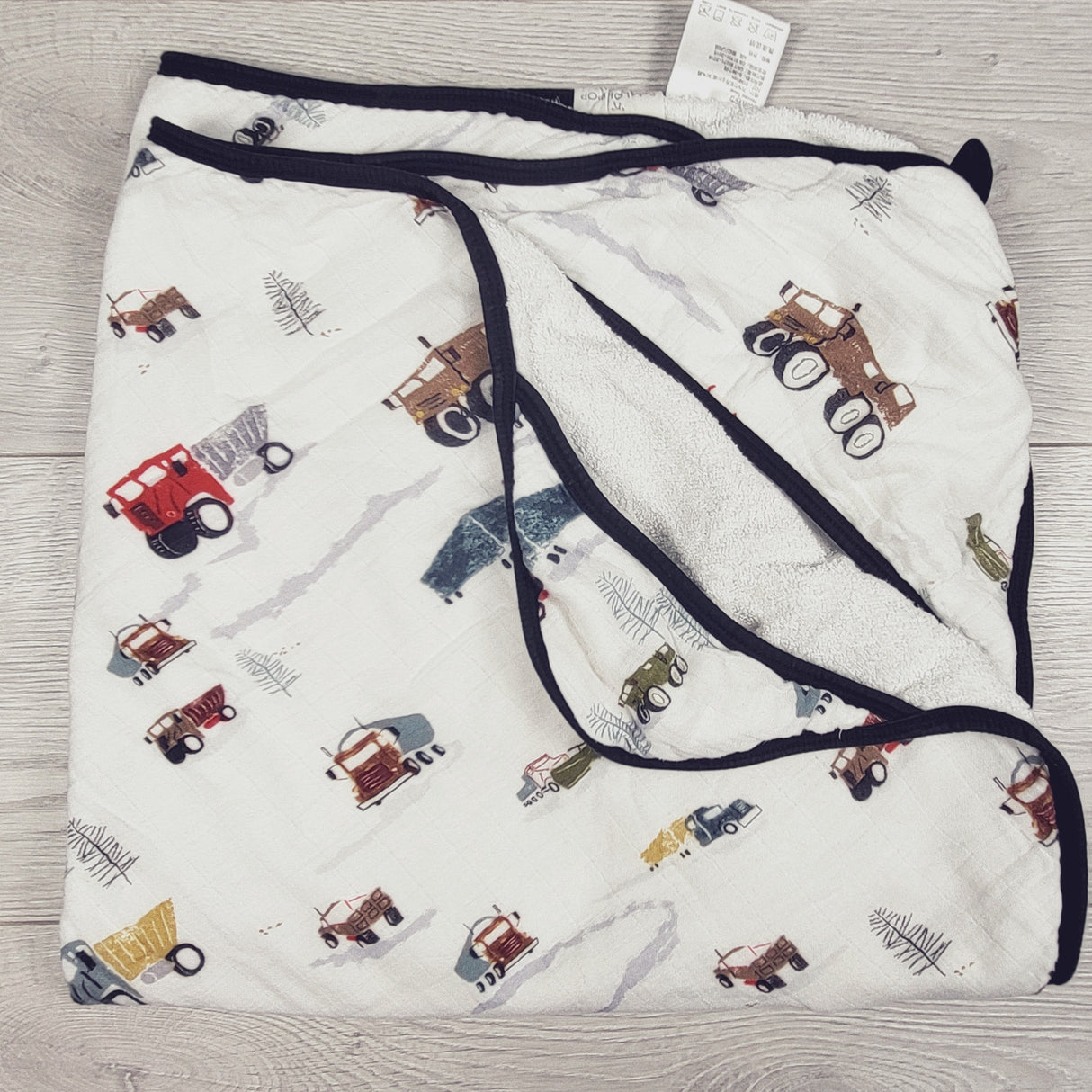 Loulou Lollipop "Happy Trucks" hooded towel