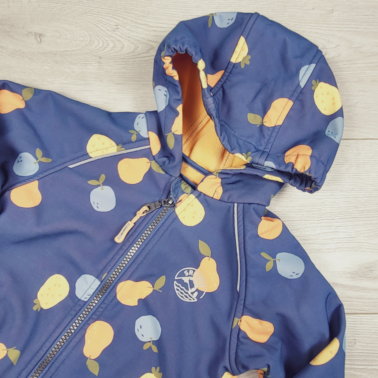 Souris Mini fleece lined soft shelled fruit print rain coat. Size 12-18 months