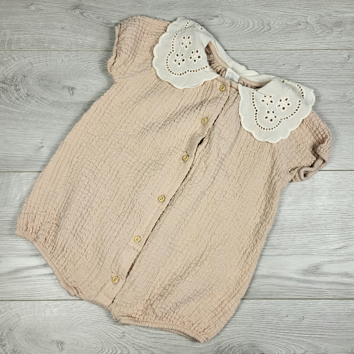 H and M antique pink  muslin cotton bubble romper with collar. Size 6-9 months