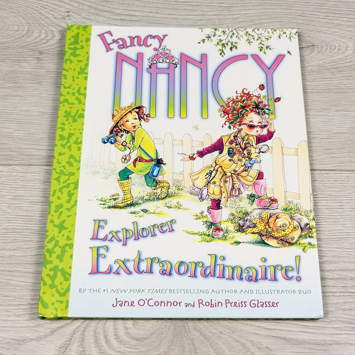 Fancy Nancy: Explorer Extraordinaire. Hardcover book