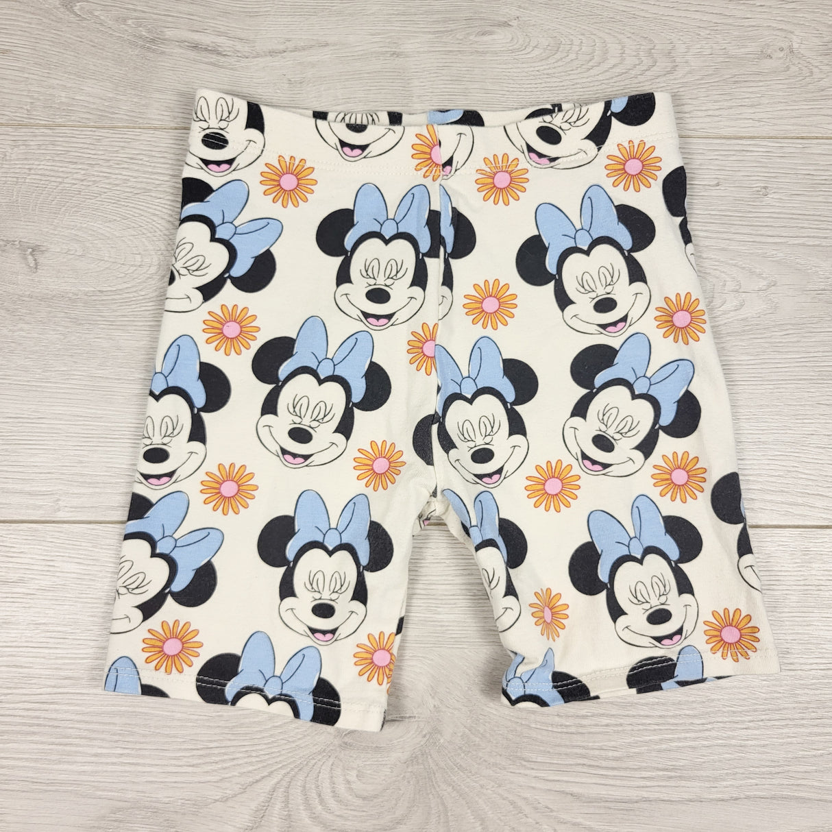 George white Minnie Mouse bike shorts. Size 3/4T