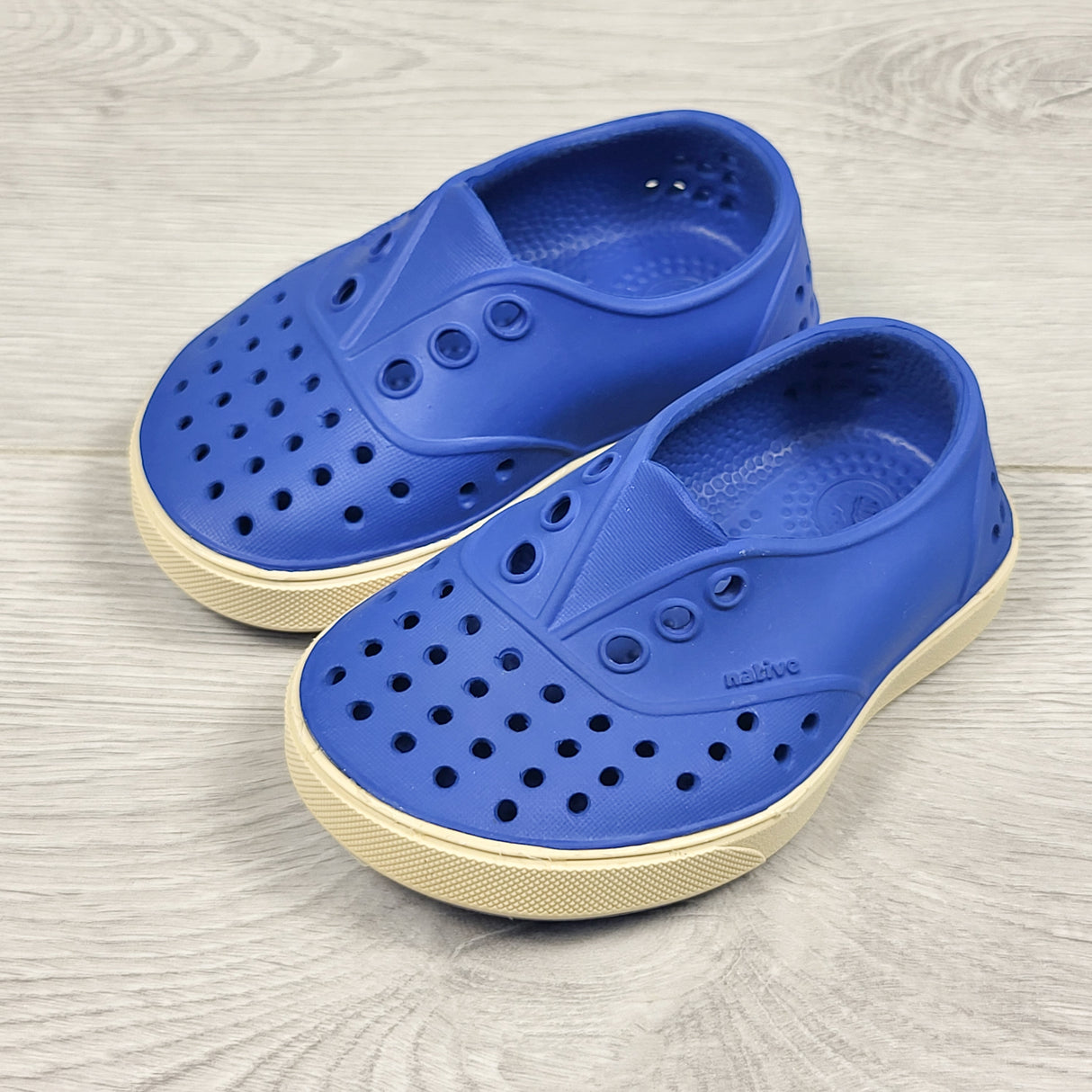 Blue Native brand shoes. Size 4 (infant)