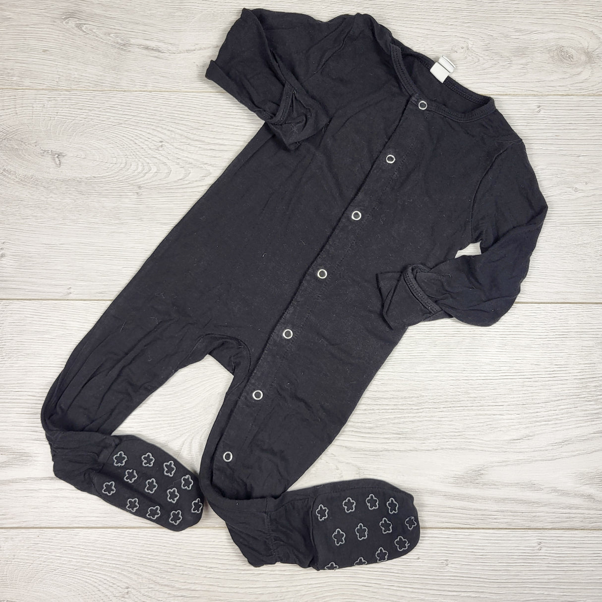 Earth Baby Outfitters black bamboo sleeper. Size 6-12 months